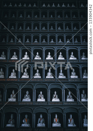 Jizo statues covering the entire wall 133904342