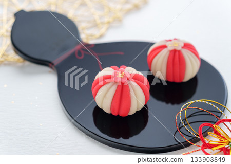 New Year's Japanese sweets "Shogatsu Temari" 133908849
