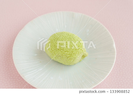 Early spring Japanese sweets "Uguisu Mochi" 133908852