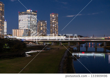 Tokyo: Futako Tamagawa city night view 133909496