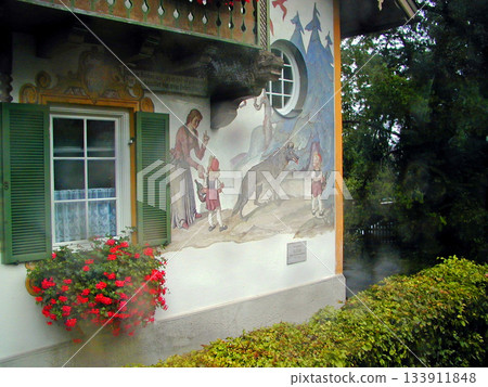 德國,巴伐利亞州,奧伯阿默高,壁畫小鎮,小紅帽之家 德國,巴伐利亞州,奧伯阿默高,壁畫小鎮,小紅帽之家 133911848