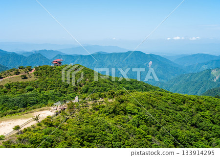 從禦在丈山頂峰的湖景台上眺望的景色 從禦在丈山頂峰的湖景台上眺望的景色 133914295