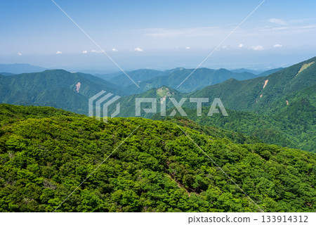 從禦在丈山頂峰的湖景台上眺望的景色 133914312