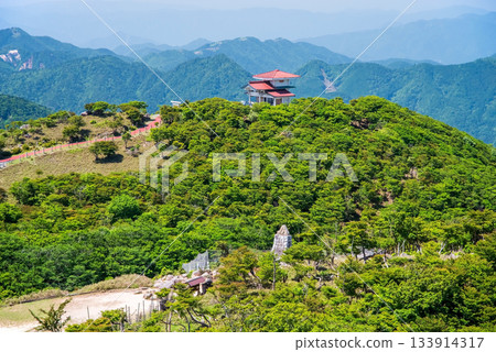 從禦在丈山頂峰的湖景台上眺望的景色 133914317