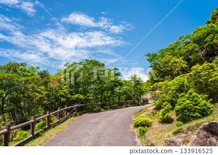 五在丈山上的蔥鬱綠意,令人心曠神怡的山景(三重縣駒野町) 五在丈山上的蔥鬱綠意,令人心曠神怡的山景(三重縣駒野町) 133916525