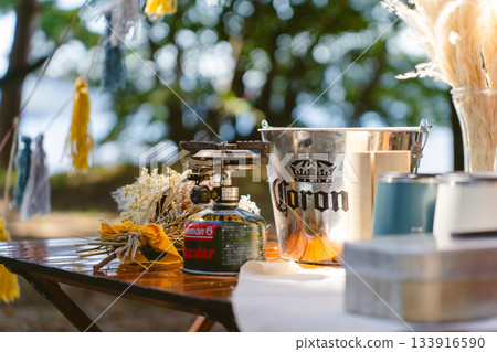 Dried flowers and accessories to decorate your camping wedding Dried flowers and accessories to decorate your camping wedding 133916590