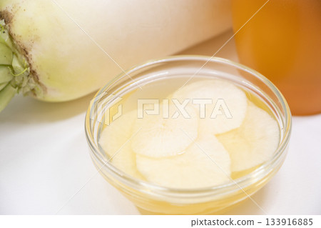 Honey daikon Honey daikon 133916885