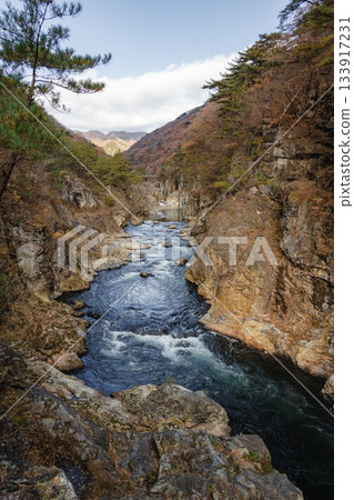 Ryuokyo Gorge in Tochigi Prefecture, where autumn leaves are in full bloom 133917231