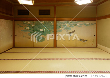 Chishaku-in Temple, the main temple, and its sliding screen paintings Chishaku-in Temple, the main temple, and its sliding screen paintings 133917629