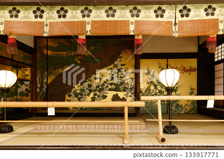 Chishaku-in Temple, the main temple, and its sliding screen paintings Chishaku-in Temple, the main temple, and its sliding screen paintings 133917771