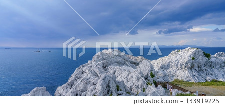 白崎海洋公園的全景，映襯著壯麗的天空。 133919225
