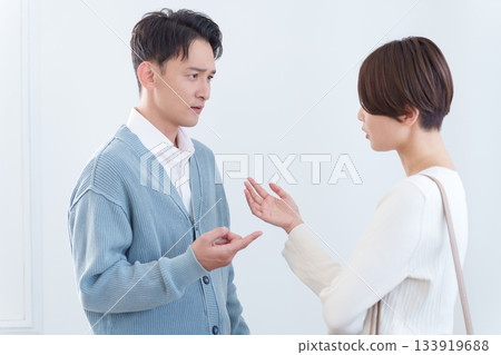 一對夫妻吵架 133919688