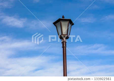 Retro street lamp 133922561