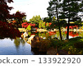 德川庭園龍泉湖的秋葉美景 133922920