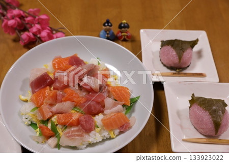 Rose sushi for Hinamatsuri 133923022