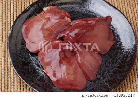 raw chicken liver raw chicken liver 133923217