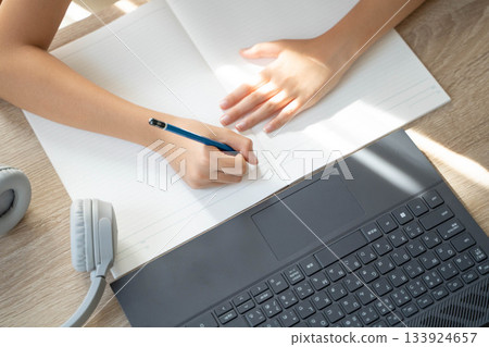 Image of remote study/Studying with a PC and notebook 133924657