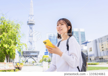 Woman with smartphone 133924861