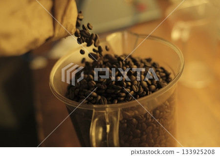 烤的咖啡豆 烤的咖啡豆 133925208