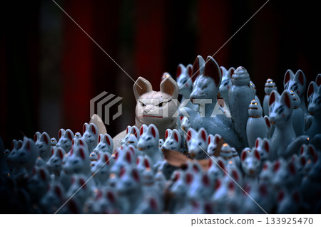 佐助稻荷神社的狐狸 133925470