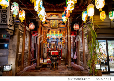 2025年6月29日,台灣台南:神農街巷。台灣最著名的歷史街道的夜景。 2025年6月29日,台灣台南:神農街巷。台灣最著名的歷史街道的夜景。 133925641