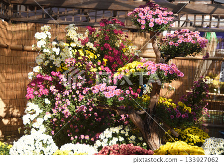 Artificial flower bed 133927062