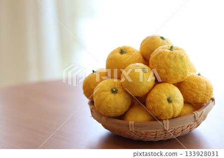 Yuzu in a basket 133928031