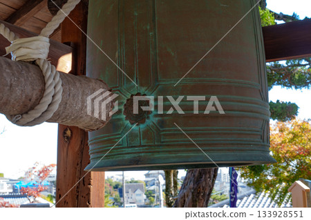 Bell and temple of Suma Temple in Kobe in autumn Bell and temple of Suma Temple in Kobe in autumn 133928551