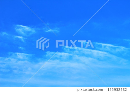 彩紙上畫著天空和雲朵，信州的天空和雲朵，信州的自然風光 133932582