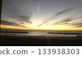 天色漸亮，大海 133938303