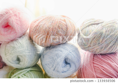 柔軟柔和的彩色毛線球 柔軟柔和的彩色毛線球 133938506
