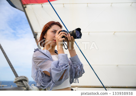 機上的攝影女孩 機上的攝影女孩 133938938