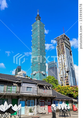 A beautiful cityscape of Taipei 101 in Taiwan 133939378