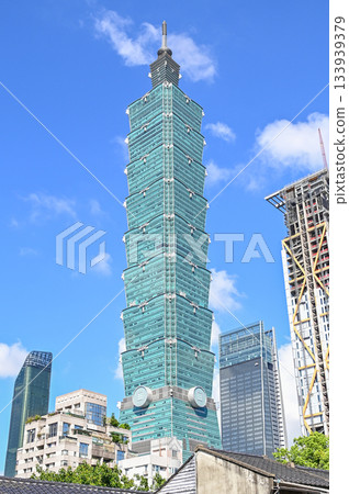 A beautiful cityscape of Taipei 101 in Taiwan 133939379