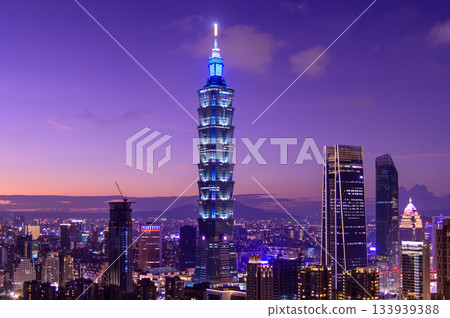 台灣台北101大樓美麗的城市景觀 133939388