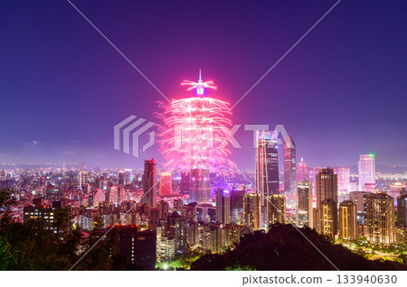 美麗的台北101倒數煙火 133940630