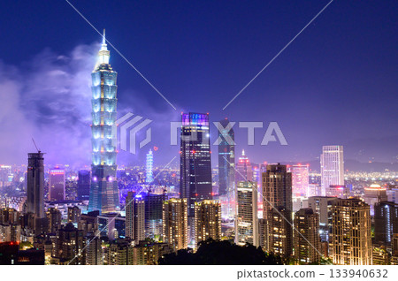 The beautiful Taipei 101 countdown fireworks 133940632