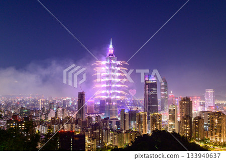 美麗的台北101倒數煙火 133940637