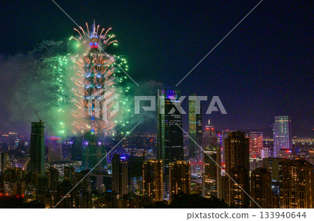 美麗的台北101倒數煙火 美麗的台北101倒數煙火 133940644