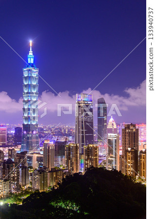 台北101大樓美麗的夜景 133940737