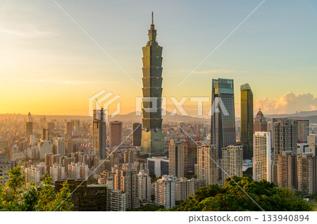 A beautiful sunset in Taipei, Taiwan A beautiful sunset in Taipei, Taiwan 133940894