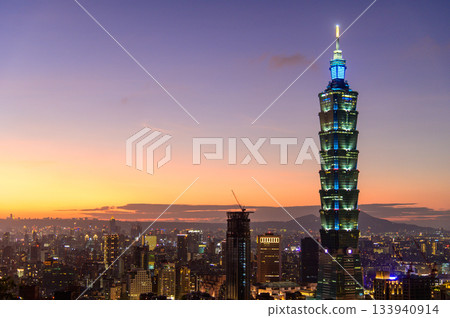 台北美麗的日落 133940914