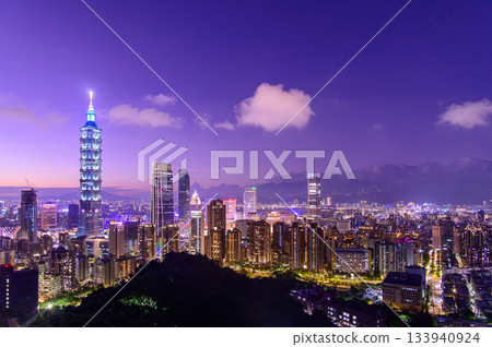 台北美麗的日落 133940924