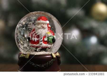 Santa Claus	 133941881