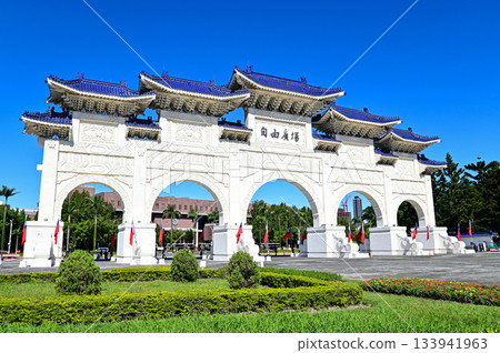 A beautiful view of the Chiang Kai-shek Memorial Hall in Taipei 133941963