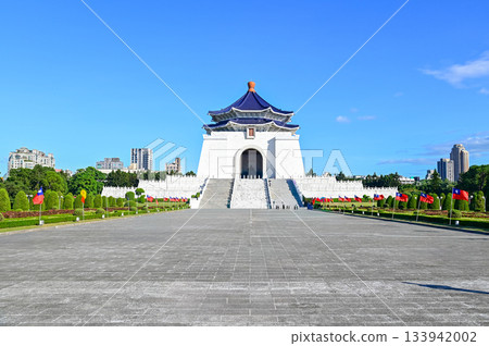 A beautiful view of the Chiang Kai-shek Memorial Hall in Taipei A beautiful view of the Chiang Kai-shek Memorial Hall in Taipei 133942002