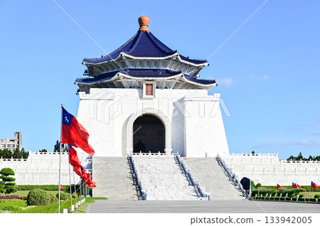 A beautiful view of the Chiang Kai-shek Memorial Hall in Taipei 133942005