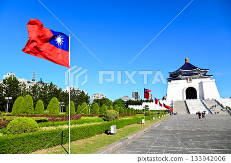 A beautiful view of the Chiang Kai-shek Memorial Hall in Taipei 133942006