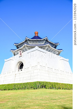 A beautiful view of the Chiang Kai-shek Memorial Hall in Taipei A beautiful view of the Chiang Kai-shek Memorial Hall in Taipei 133942020