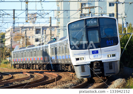JR Kyushu 811 series train (unupdated cars coupled) 133942152